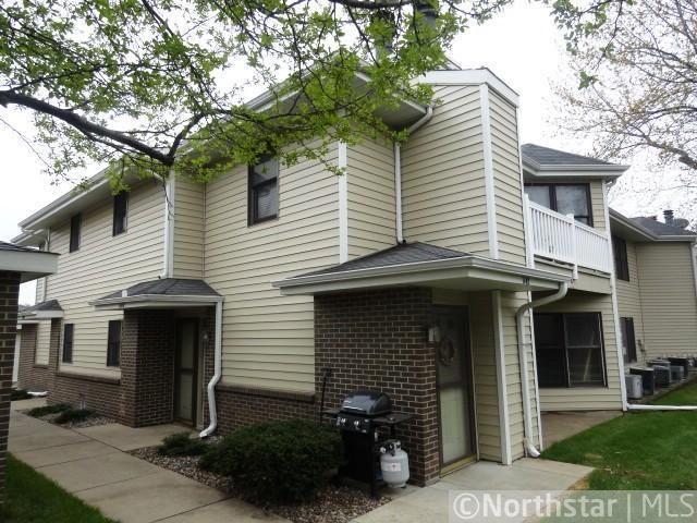 1140 E Travelers Trl, Burnsville, MN 55337