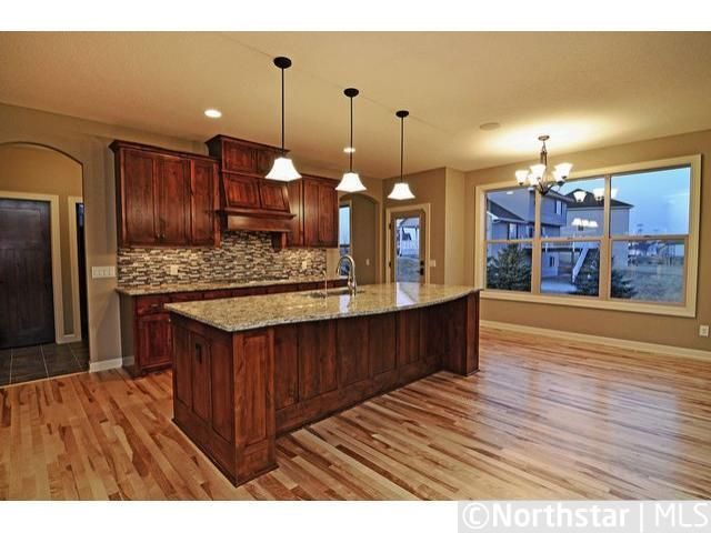 10542 Florida Ave N, Brooklyn Park, MN 55443