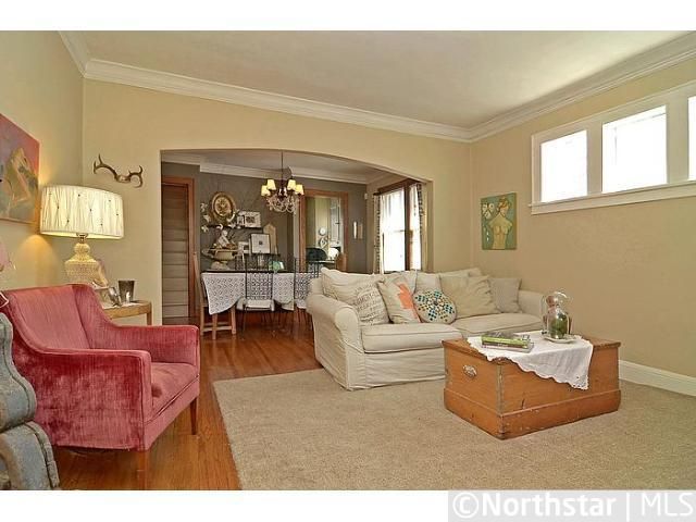 1833 Hewitt Ave, Saint Paul, MN 55104
