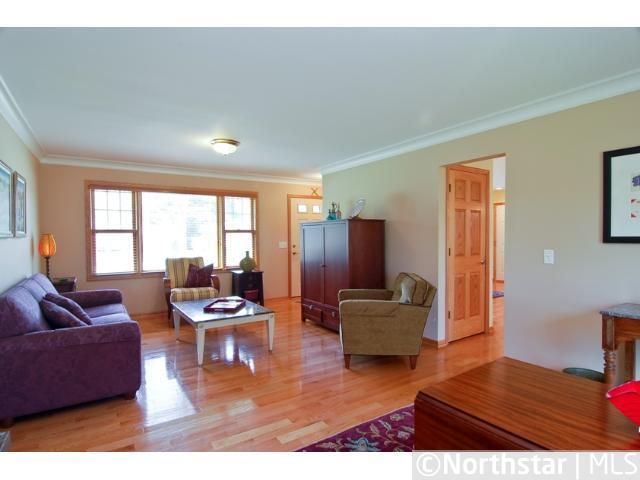 3076 Asbury St, New Brighton, MN 55112