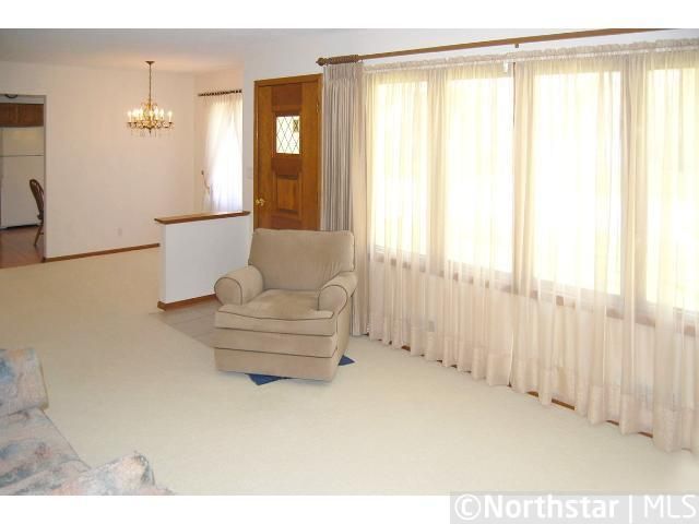 1442 Bellows St, West Saint Paul, MN 55118