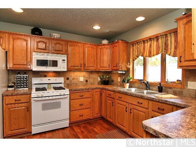613 Mill St E, Cannon Falls, MN 55009