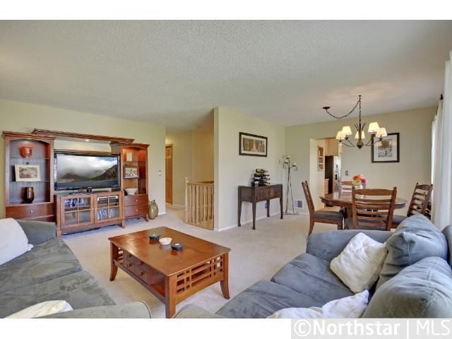 6803 Cottonwood Ln N, Maple Grove, MN 55369