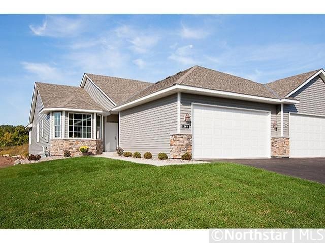 1746 Edgemont St N, Maplewood, MN 55117