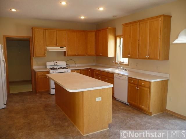 9106 9th St N, Lake Elmo, MN 55042