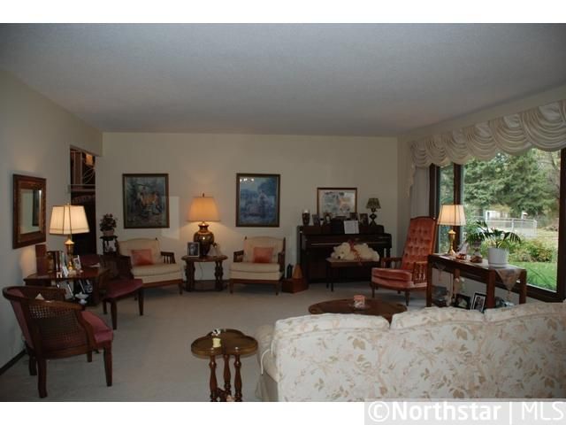 2575 Oak Dr, White Bear Lake, MN 55110