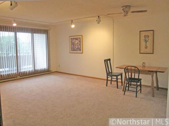 2425 E Franklin Ave #312, Minneapolis, MN 55406