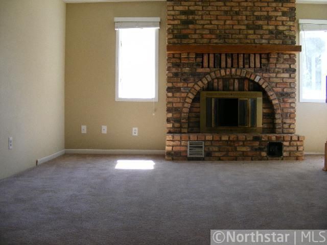 13180 Oaklawn Dr, Shakopee, MN 55379