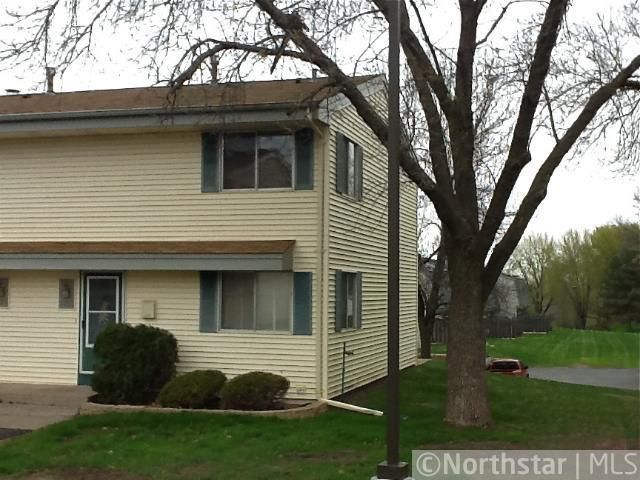 2377 Mailand Ct E, Maplewood, MN 55119