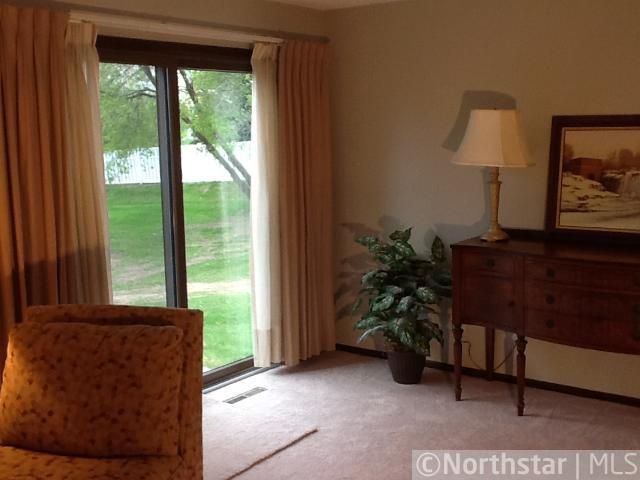 2377 Mailand Ct E, Maplewood, MN 55119