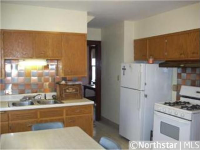 1031 3rd St E, Saint Paul, MN 55106