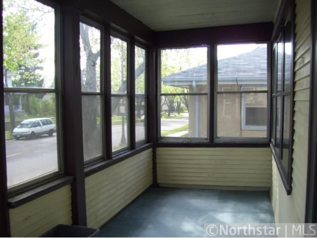 1031 3rd St E, Saint Paul, MN 55106