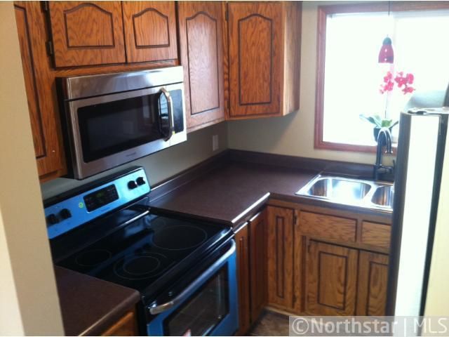 1414 Granada Rd N, Oakdale, MN 55128