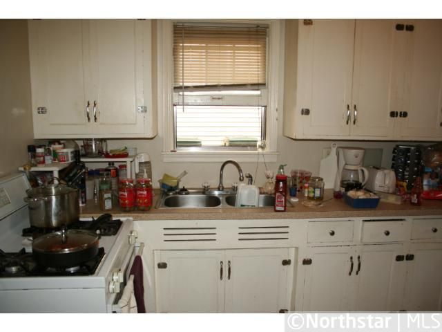698 Conway St, Saint Paul, MN 55106