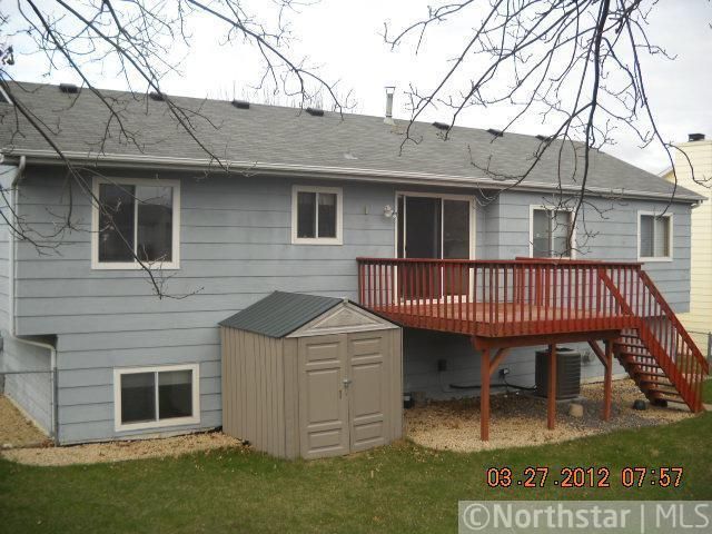 9526 Hillside Dr, Champlin, MN 55316