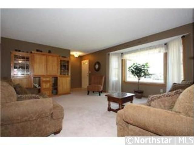9115 Jareau Ave S, Cottage Grove, MN 55016