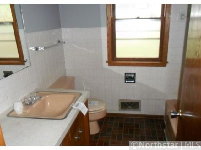 2033 Sargent Ave, Saint Paul, MN 55105