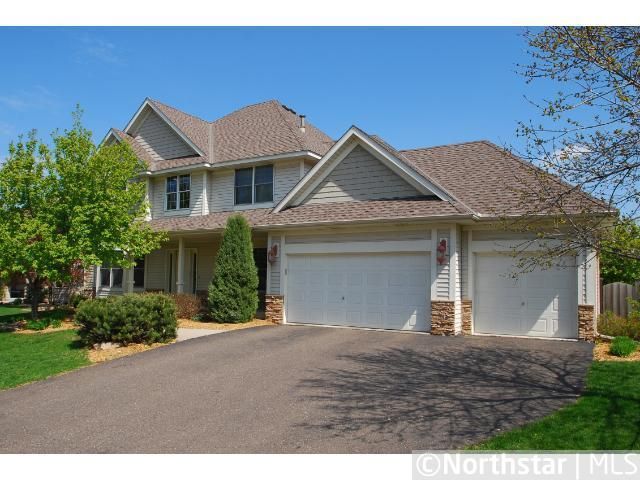 745 Henslow Ave N, Oakdale, MN 55128