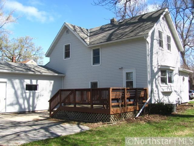 15 NE 4th St, Fairfax, MN 55332