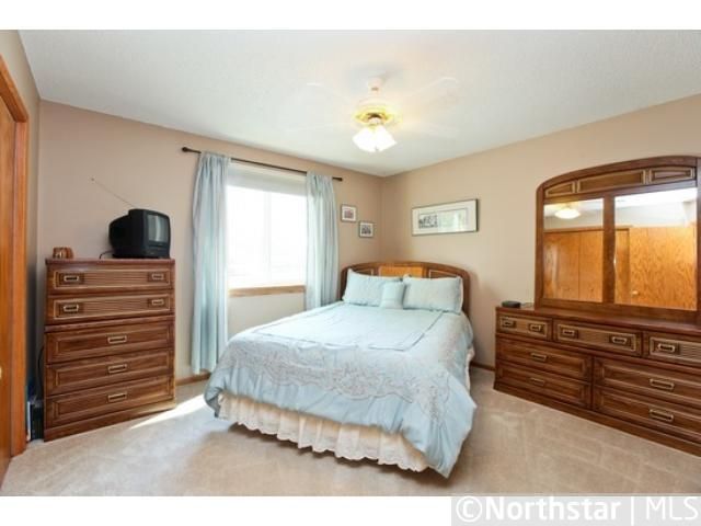 15555 Dapple Cir, Rosemount, MN 55068