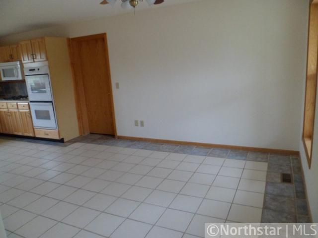 1923 Parkland Ct, Saint Paul, MN 55119