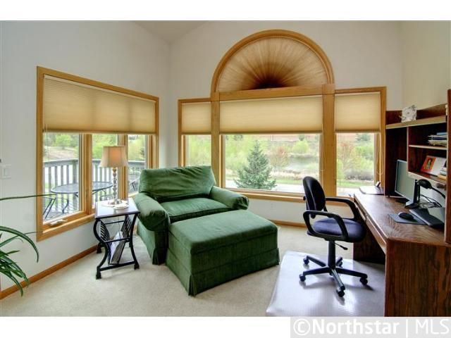 14314 Peninsula Point Dr, Savage, MN 55378