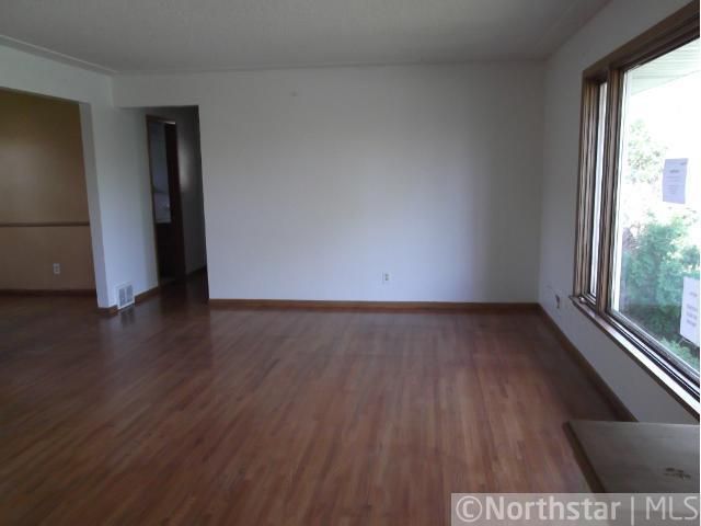 4009 73rd Ave N, Brooklyn Center, MN 55429