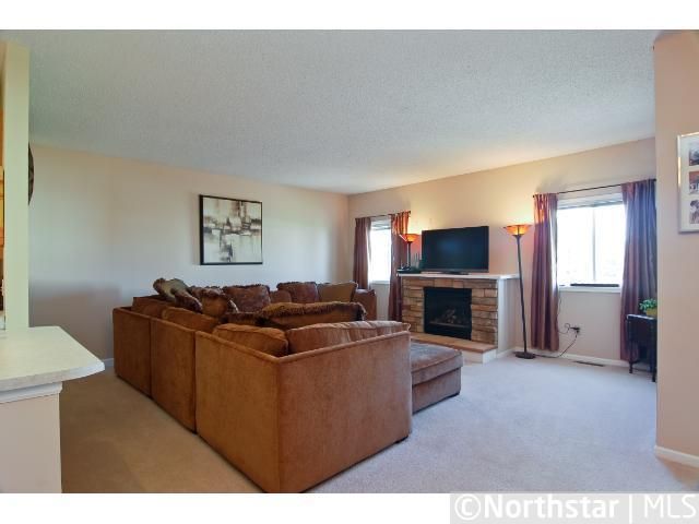 8972 Sawgrass Glen, Maple Grove, MN 55311