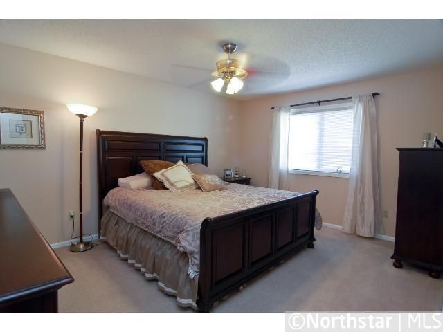8972 Sawgrass Glen, Maple Grove, MN 55311