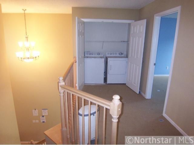 592 Sutherland Dr, Woodbury, MN 55129