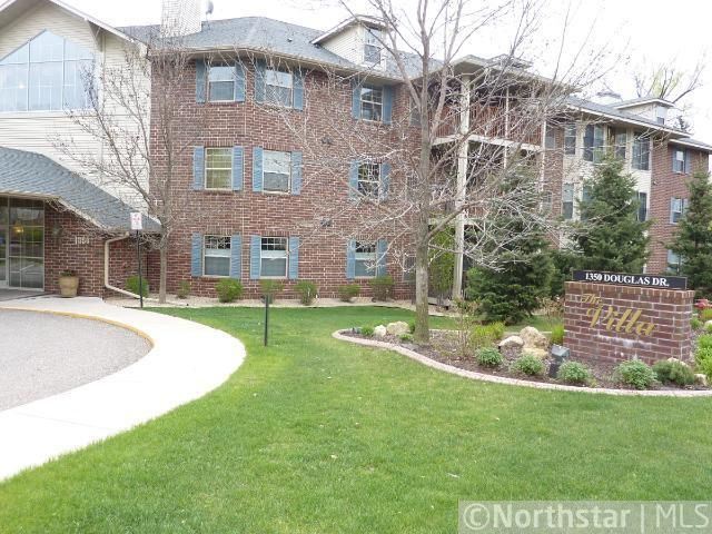 1350 Douglas Dr N #112, Golden Valley, MN 55422