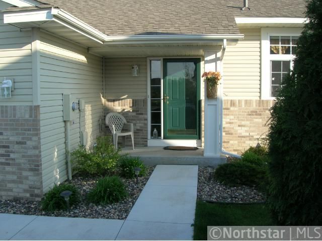408 Schuller Ct, Dundas, MN 55019