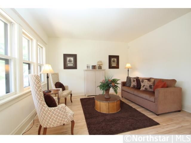 459 Banfil St, Saint Paul, MN 55102