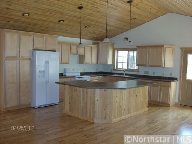 34290 Peoria Rd, Pequot Lakes, MN 56472