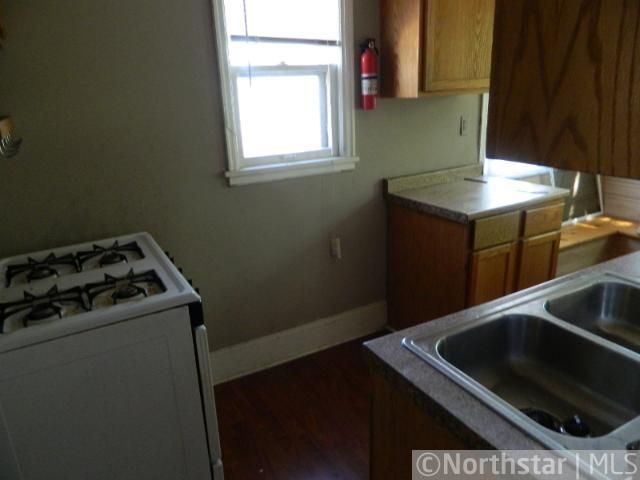 490 Charles Ave, Saint Paul, MN 55103