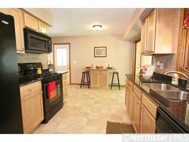 8063 Hynes Ave S, Cottage Grove, MN 55016