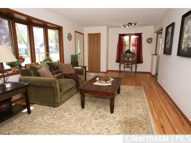 8063 Hynes Ave S, Cottage Grove, MN 55016
