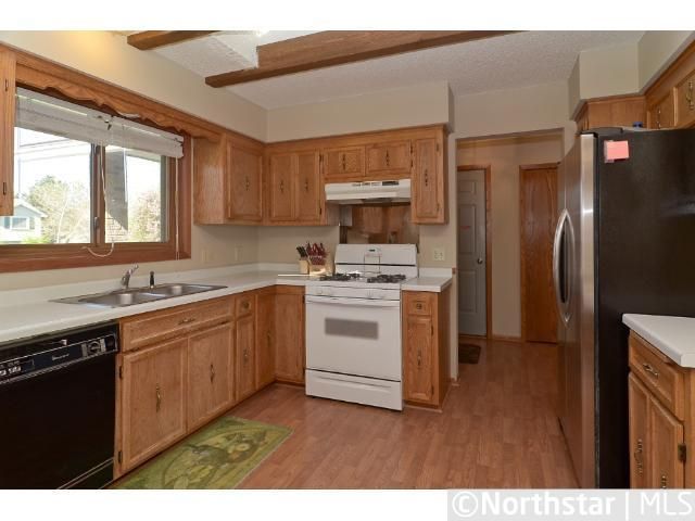 721 Windmill Ct, Eagan, MN 55123