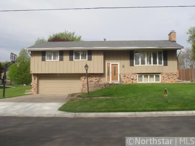 2725 Zealand Ave N, Crystal, MN 55427