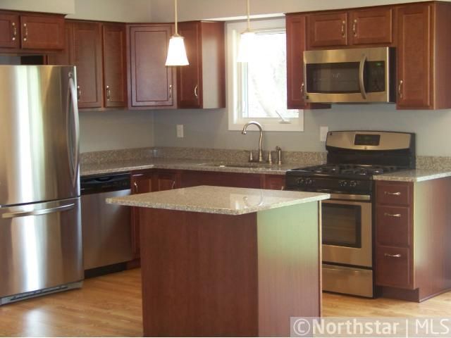 7412 Isleton Ave S, Cottage Grove, MN 55016