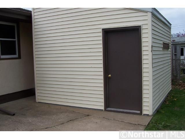 1324 Mcafee St, Saint Paul, MN 55106