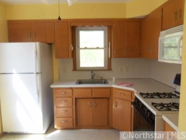 3273 Ewing Ave N, Robbinsdale, MN 55422