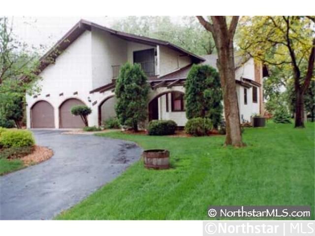 6817 Shingle Creek Dr, Brooklyn Park, MN 55445