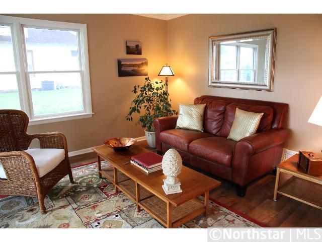 25 Monroe Ave S, Hopkins, MN 55343
