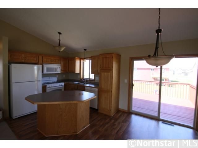 409 Rodeo Dr NW, Isanti, MN 55040
