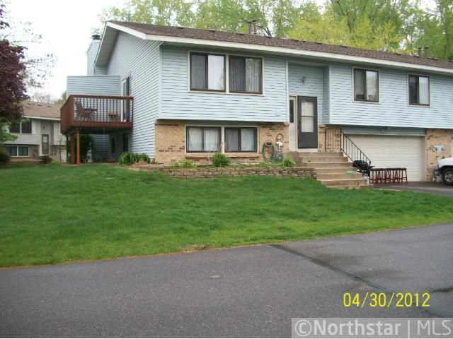 402 98th Ave NE, Blaine, MN 55434