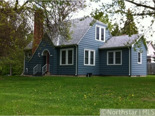 304 3rd St N, Waverly, MN 55390