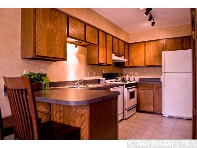 1305 W 140th St, Burnsville, MN 55337