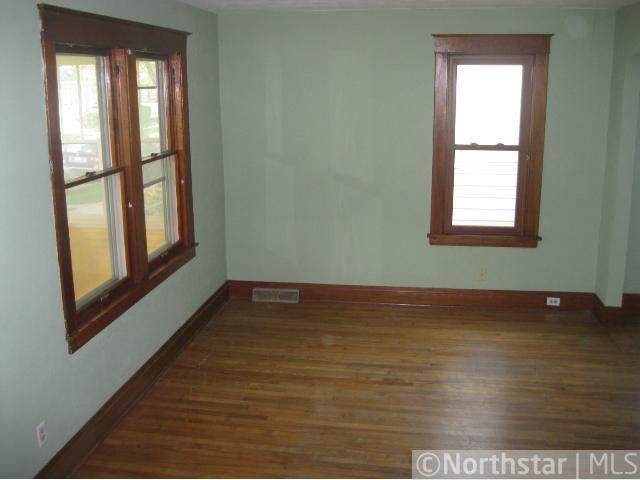 914 Tuscarora Ave, Saint Paul, MN 55102