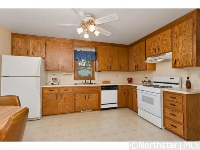 102 Mount Vernon Ave, Maplewood, MN 55117